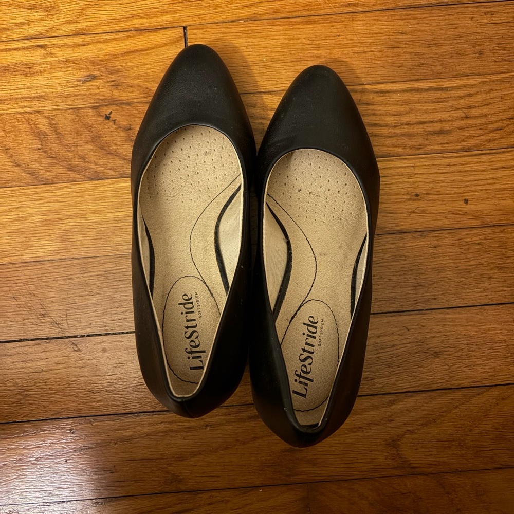 Life Stride Women's Classic Black Wedges